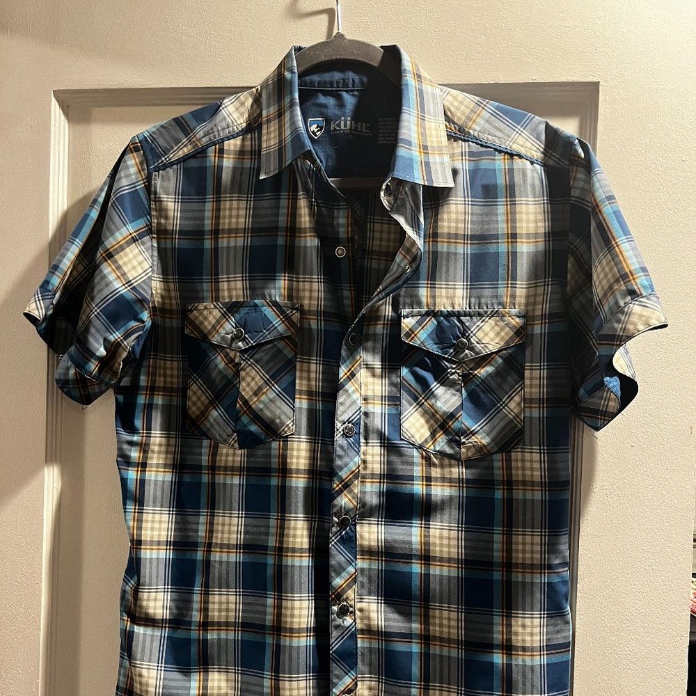 Kuhl Men’s Konquer Short Sleeve Button Down Shirt, size Small